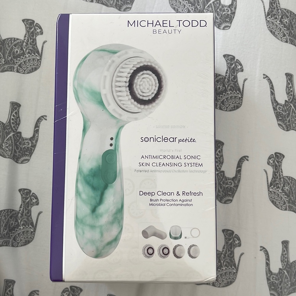 Soniclear cleansing system